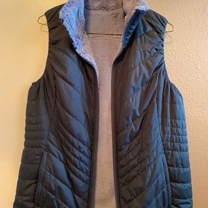 Women’s The North Face Mossbud Reversible vest